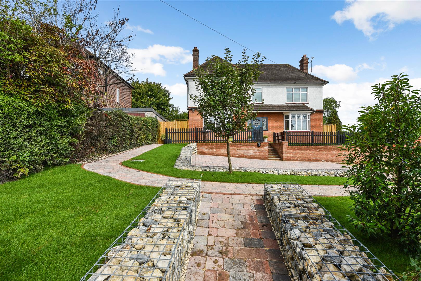 Trueman & Grundy Estate Agents Farnham, selling property in Farnham, Surrey and throughout